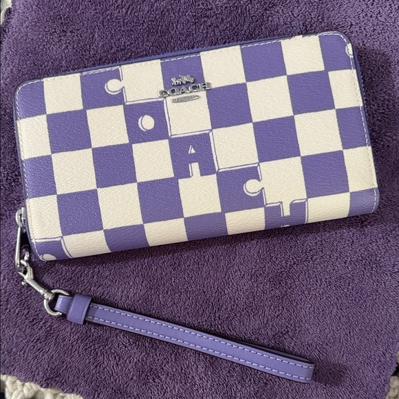 Coach Handbags - Coach Lavender and Cream Checkered Wristlet